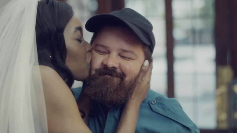 MERCEDES VITO WAITING